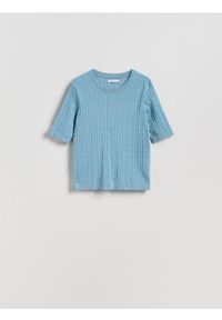 Reserved - Sweter z ozdobnym splotem - jasnoturkusowy. Kolor: turkusowy. Materiał: wiskoza, dzianina. Wzór: ze splotem. Styl: klasyczny