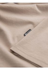 Ombre Clothing - Męski longsleeve BASIC z okrągłym dekoltem - beżowy V8. Kolor: beżowy. Materiał: materiał, bawełna. Długość rękawa: długi rękaw. Wzór: gładki, jednolity. Styl: klasyczny #6
