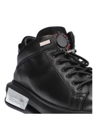 Czarne Sneakersy John Doubare Męskie Skórzane Buty. Okazja: do pracy, na uczelnię. Zapięcie: bez zapięcia. Kolor: czarny. Materiał: skóra. Szerokość cholewki: normalna. Sezon: jesień, zima