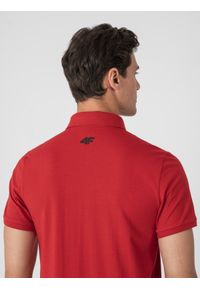 4f - Koszulka polo regular męska - czerwona. Okazja: na co dzień. Typ kołnierza: polo. Kolor: czerwony. Materiał: bawełna, elastan, materiał, jersey, dzianina. Wzór: ze splotem, jednolity, gładki. Styl: casual, klasyczny, sportowy #2