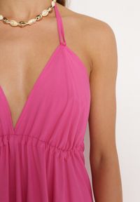Born2be - Fuksjowa Sukienka z Wiskozy o Mocno Rozkloszowanym Fasonie Wiązana na Szyi Uldren. Okazja: na spacer, na co dzień. Kolor: różowy. Materiał: wiskoza. Sezon: lato. Typ sukienki: rozkloszowane. Styl: casual #3