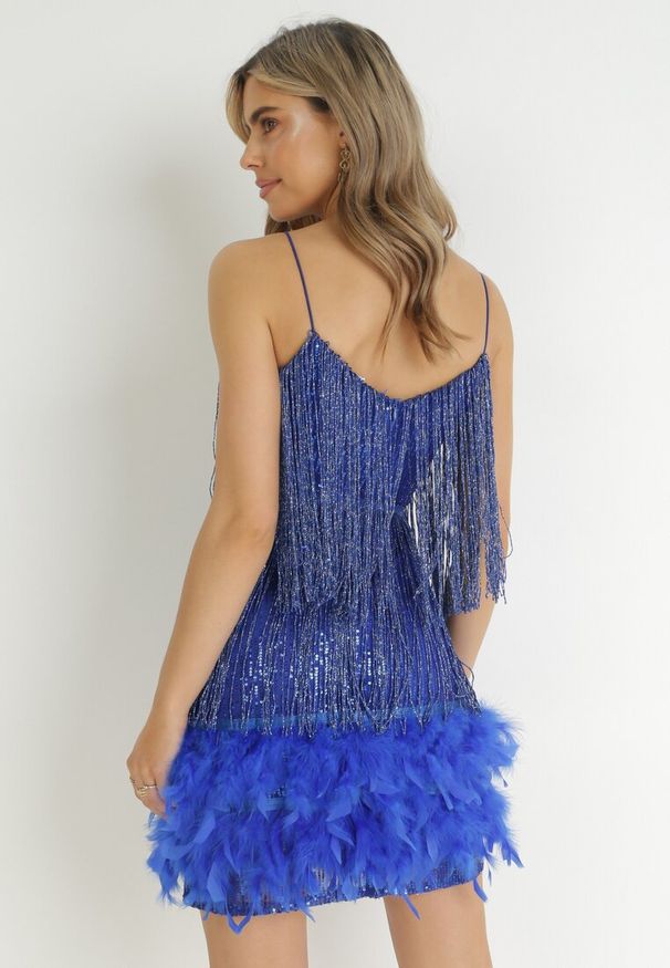 Born2be - Granatowa Sukienka na Ramiączkach z Frędzlami w Cyrkonie i Piórami Mistina. Kolor: niebieski. Materiał: materiał. Długość rękawa: na ramiączkach. Długość: mini