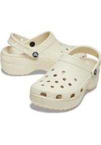 Chodaki damskie Crocs Classic Platform Clog. Kolor: beżowy. Obcas: na platformie. Styl: klasyczny