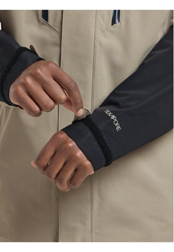 Jack Wolfskin Kurtka outdoor Jasper 2l 1108373 Szary Regular Fit. Kolor: szary. Materiał: syntetyk. Sport: outdoor