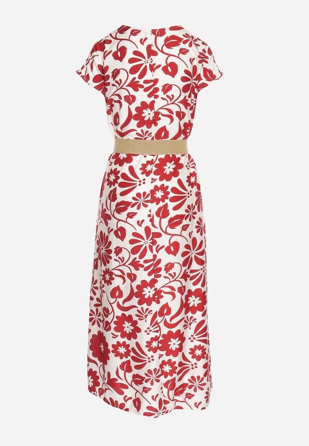 Born2be - Czerwona Wiskozowa Sukienka o Rozkloszowanym Kroju z Ozdobnym Paskiem z Klamrą Zarolena. Okazja: na imprezę, na co dzień, na spacer. Typ kołnierza: dekolt w kształcie V. Kolor: czerwony. Materiał: wiskoza. Sezon: lato. Typ sukienki: rozkloszowane. Styl: casual, elegancki