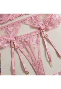 Intica - Komplet bielizny koronkowej z haftem na romantyczne wieczory Cristen. Kolor: różowy. Materiał: koronka. Wzór: haft #7