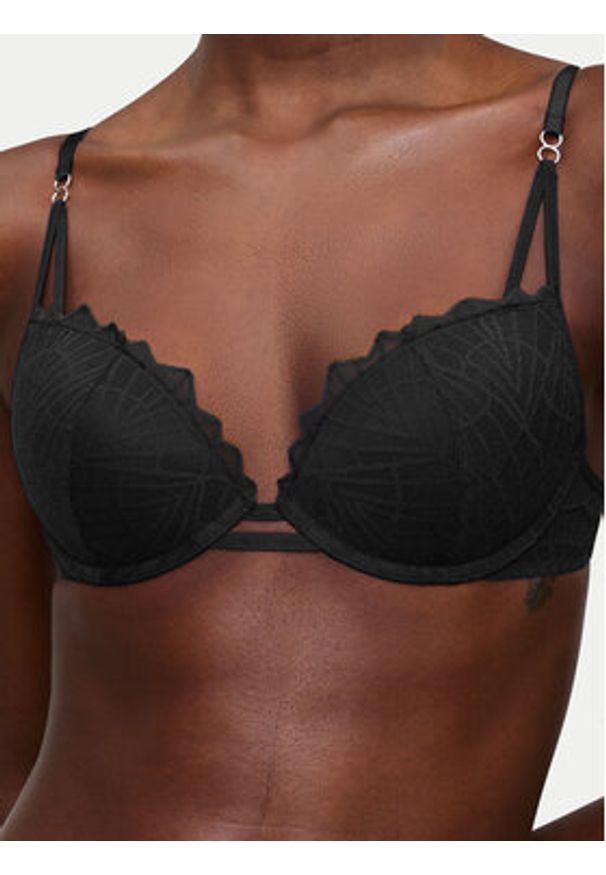 Triumph Biustonosz push-up That Night In Vegas 10224875 Czarny. Kolor: czarny. Materiał: syntetyk. Rodzaj stanika: push-up