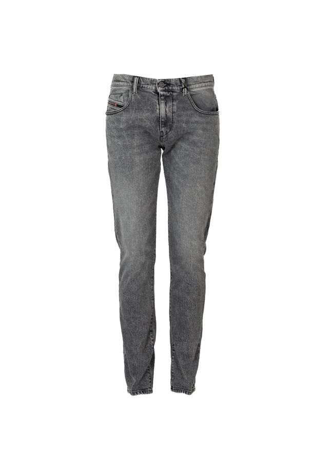 Diesel Jeansy "D-Strukt" | A12025-R09KA | Mężczyzna | Szary. Okazja: na co dzień. Kolor: szary. Wzór: aplikacja. Sezon: lato. Styl: casual, klasyczny, elegancki