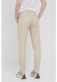 Mustang spodnie damskie kolor beżowy fason chinos medium waist. Kolor: beżowy. Materiał: tkanina #2
