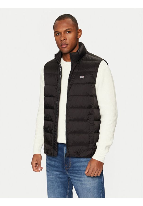Tommy Jeans Bezrękawnik DM0DM20663 Czarny Regular Fit. Kolor: czarny. Materiał: syntetyk. Długość rękawa: bez rękawów