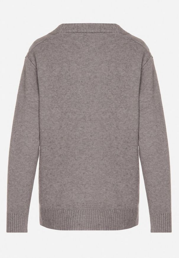 Born2be - Szary Kardigan z Bawełną Zdobiony Warkoczowym Splotem i Kieszeniami Mevesava. Okazja: na co dzień. Typ kołnierza: dekolt w serek. Kolor: szary. Materiał: bawełna. Wzór: ze splotem, aplikacja. Sezon: zima, jesień. Styl: casual, klasyczny