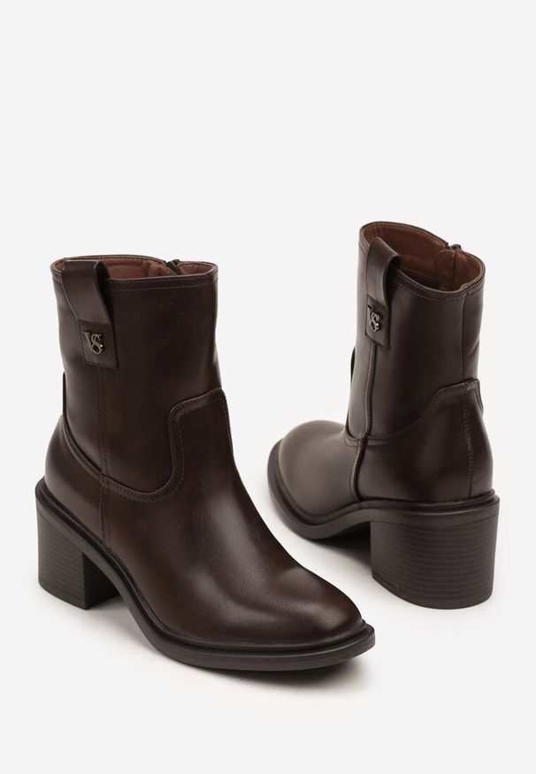Born2be - Ciemnobrązowe Botki na Obcasie Vices z Ozdobą Alerrise. Kolor: brązowy. Materiał: jeans. Wzór: aplikacja. Obcas: na obcasie. Styl: elegancki. Wysokość obcasa: średni