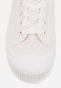 Renee - Białe Klasyczne Trampki na Żłobionej Podeszwie Levanatia. Kolor: biały. Materiał: jeans, koronka. Styl: klasyczny #6