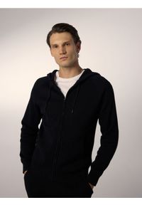 Reserved - Sweter z kapturem - czarny. Typ kołnierza: kaptur. Kolor: czarny. Materiał: dzianina, kaszmir #1