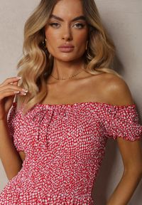 Renee - Czerwona Sukienka Midi o Fasonie Bawełnianej Hiszpanki Nairo. Okazja: na co dzień. Typ kołnierza: dekolt hiszpanka. Kolor: czerwony. Materiał: bawełna. Styl: elegancki, casual. Długość: midi #4
