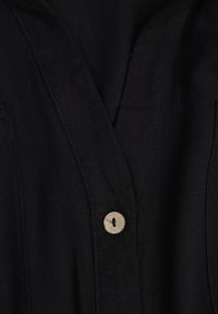 Born2be - Czarna Bawełniana Sukienka Koszulowa z Paskiem i Regulowanymi Rękawami Sadevia. Okazja: na co dzień, do pracy, na spotkanie biznesowe, na spacer. Kolor: czarny. Materiał: bawełna. Typ sukienki: koszulowe. Styl: klasyczny, casual, biznesowy, elegancki. Długość: midi #4