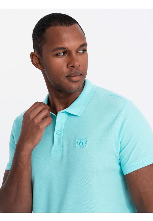Ombre Clothing - Męska koszulka polo jednokolorowa BASIC z dzianiny pique - miętowa V18 - Rozmiar: M. Okazja: na co dzień. Typ kołnierza: polo. Kolor: miętowy. Materiał: dzianina. Wzór: jednolity, aplikacja, haft. Styl: casual, sportowy, wizytowy