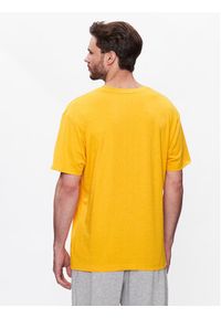 New Balance T-Shirt Sport Seasonal Graphic MT31904 Żółty Relaxed Fit. Kolor: żółty. Materiał: syntetyk. Styl: sportowy #4