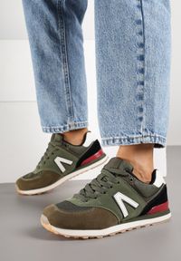 Renee - Zielone Sneakersy Ozdobione Geometrycznym Motywem Rilenessa. Okazja: na co dzień. Kolor: zielony. Materiał: jeans. Wzór: aplikacja, geometria #6
