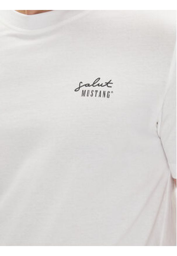 Mustang T-Shirt Austin 1016280 Biały Regular Fit. Kolor: biały. Materiał: bawełna