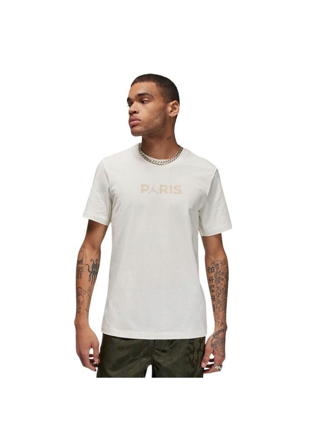 Nike - Męska Koszulka Z Logo Paris Saint Germain FC. Kolor: beżowy. Sport: turystyka piesza