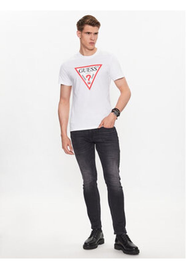Guess T-Shirt M2YI71 I3Z14 Biały Slim Fit. Kolor: biały. Materiał: bawełna