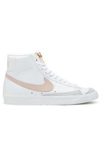 Buty Nike Blazer Mid '77 W CZ1055-118 białe. Okazja: na co dzień. Kolor: biały. Materiał: materiał, skóra, guma. Szerokość cholewki: normalna