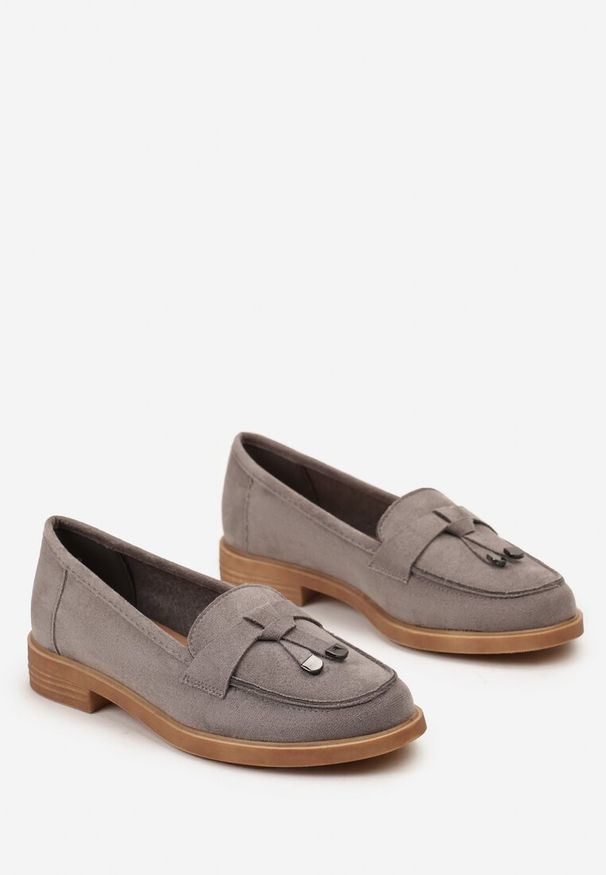 Born2be - Szare Mokasyny ze Skórzaną Wkładką i Ozdobnymi Frędzlami Exelia. Kolor: szary. Materiał: skóra. Obcas: na płaskiej podeszwie. Styl: elegancki