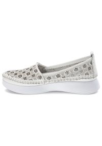 Białe Mokasyny Venezia Stylowe Ażurowe Obuwie Damskie. Kolor: biały. Materiał: skóra. Wzór: ażurowy. Sezon: lato. Styl: elegancki #7