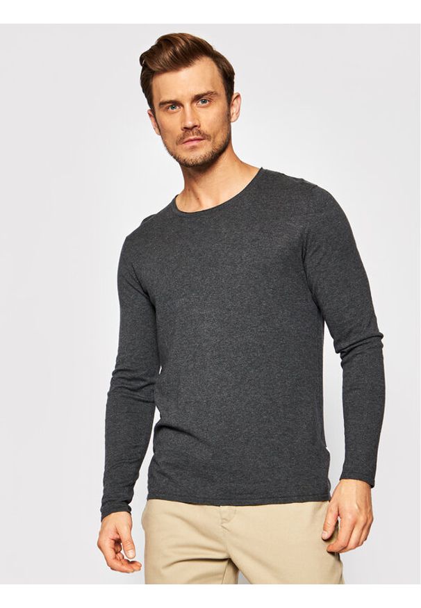 Selected Homme Sweter Rome 16079774 Szary Regular Fit. Kolor: szary. Materiał: bawełna