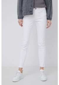 Armani Exchange jeansy damskie medium waist. Kolor: biały #1