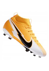 Buty piłkarskie Nike Superfly 7 Academy Mg Jr AT8120-801 wielokolorowe pomarańczowe. Kolor: wielokolorowy. Materiał: tkanina, materiał, syntetyk. Szerokość cholewki: normalna. Sezon: jesień. Sport: piłka nożna