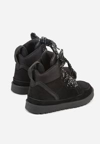 Renee - Czarne Sneakersy Ozdobione Sznurówkami w Geometryczny Wzór Avoslia. Okazja: na co dzień. Kolor: czarny. Materiał: jeans. Wzór: geometria, aplikacja #3