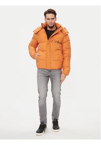 Calvin Klein Jeans Kurtka puchowa Essentials J30J323708 Pomarańczowy Regular Fit. Kolor: pomarańczowy. Materiał: syntetyk #2