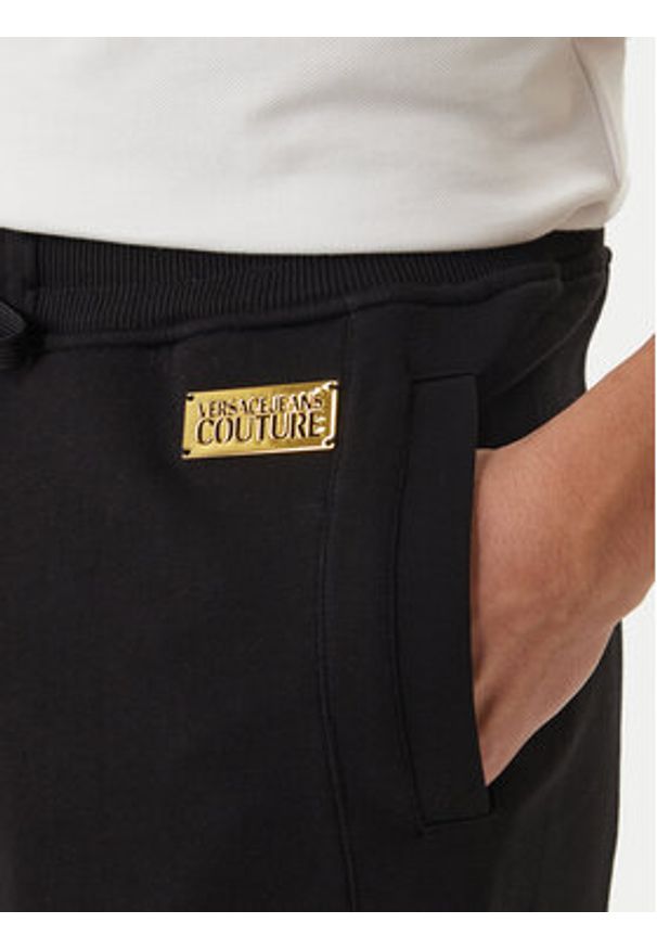 Versace Jeans Couture Szorty sportowe 80GADT04 CF01T Czarny Regular Fit. Kolor: czarny. Materiał: bawełna. Styl: sportowy