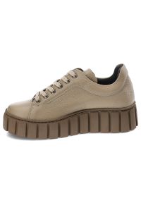 Beżowe Sneakersy Karino Modne Obuwie Damskie. Okazja: na co dzień, na spacer. Zapięcie: sznurówki. Kolor: beżowy. Materiał: guma, skóra. Obcas: na platformie. Sport: turystyka piesza #3