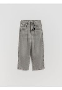 Reserved - Jeansy baggy z brelokiem - jasnoszary. Kolor: szary #1