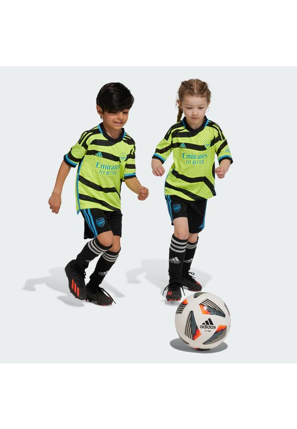 Adidas - Zestaw Arsenal 23/24 Away Mini Kit. Kolor: czarny, żółty, wielokolorowy. Materiał: materiał
