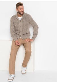 bonprix - Sweter rozpinany w prążkowany wzór. Kolor: beżowy. Materiał: prążkowany, dzianina. Wzór: prążki. Styl: klasyczny