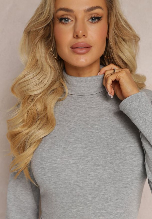 Renee - Jasnoszary Sweter z Golfem Ocieplony Polarem Nechama. Okazja: na co dzień. Typ kołnierza: golf. Kolor: szary. Materiał: polar. Styl: wizytowy, casual, elegancki