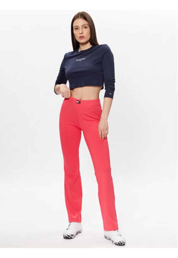 Tommy Jeans Bluzka Essential Logo DW0DW15443 Granatowy Cropped Fit. Kolor: niebieski. Materiał: bawełna