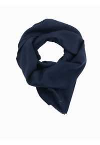 Ombre Clothing - Monochromatyczny szalik męski z frędzlami – granatowy V2. Okazja: na co dzień. Kolor: niebieski. Materiał: tkanina, poliester, bawełna. Wzór: aplikacja, jednolity. Styl: klasyczny, wizytowy, casual, elegancki