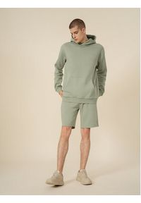 outhorn - Outhorn Szorty sportowe OTHSS23TSHOM130 Zielony Regular Fit. Kolor: zielony. Materiał: bawełna. Styl: sportowy