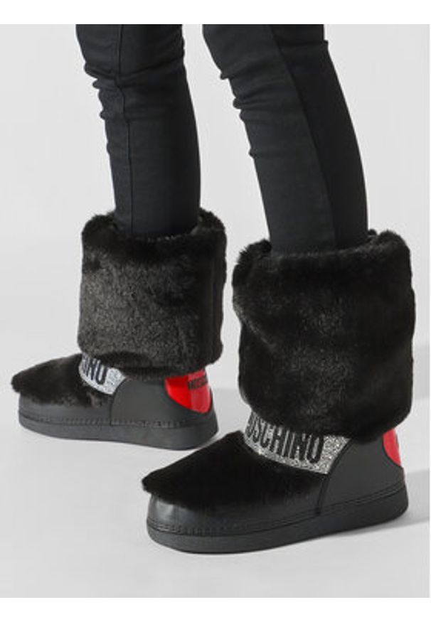 Love Moschino - LOVE MOSCHINO Śniegowce JA24222G0HJW0000 Czarny. Kolor: czarny. Materiał: skóra