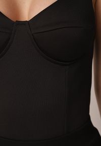 Born2be - Czarne Body z Usztywnionymi Miseczkami i Łańcuszkiem z Cyrkonii Teredi. Kolor: czarny. Materiał: jeans #2