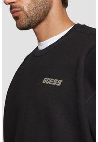 Guess - GUESS Czarna bluza męska Emis Cn. Kolor: czarny. Materiał: bawełna, poliester, materiał. Długość rękawa: długi rękaw. Długość: długie. Styl: klasyczny
