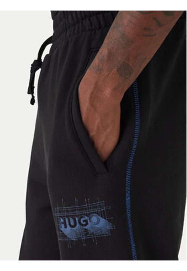 Hugo - HUGO Spodnie dresowe Notharos 50553508 Czarny Regular Fit. Kolor: czarny. Materiał: bawełna