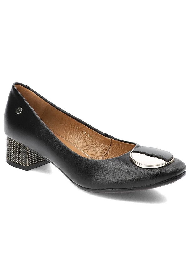 Czarne Czółenka Maciejka Buty Na Obcasie. Okazja: na co dzień, do pracy, na spotkanie biznesowe. Kolor: czarny. Materiał: skóra. Obcas: na obcasie. Styl: casual, elegancki, biznesowy, klasyczny. Wysokość obcasa: średni