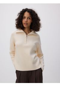 Reserved - Sweter z wiskozą - kremowy. Kolor: kremowy. Materiał: wiskoza