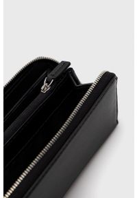 Calvin Klein Jeans Portfel + brelok K60K608978.PPYY damski kolor czarny. Kolor: czarny. Materiał: materiał. Wzór: gładki #4